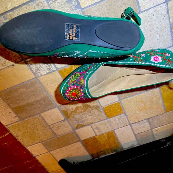 TWO LIPS Shoes BALLEY STYLE Flats with Straps Size 8 Green with Sparkle SO CUTE - Picture 6 of 8